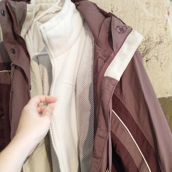 Columbia jacket with removable liner jacket - Picture 3 of 4